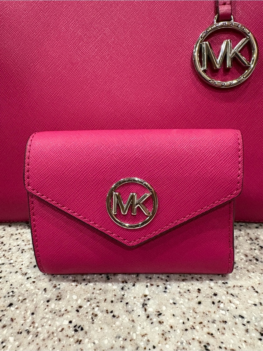 Michael Kors Marilyn Medium Saffiano Leather Tote in a vibrant pink With Wallet - Picture 2 of 13